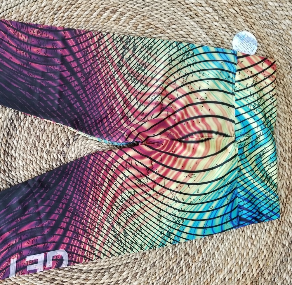 Rainbow print active leggings (capri length)